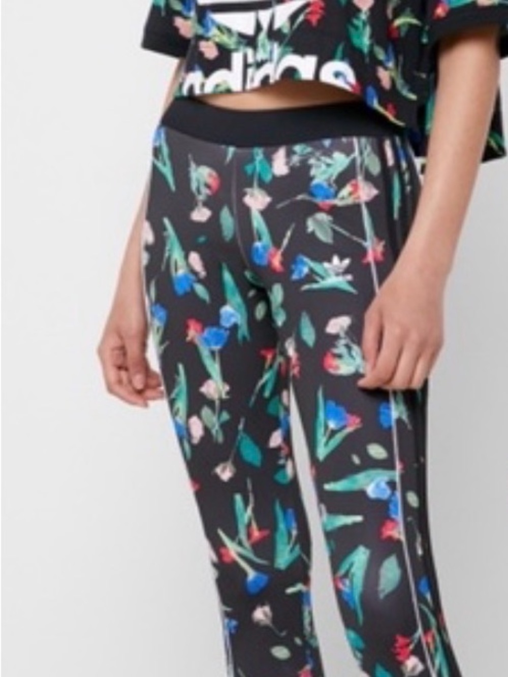 adidas Black Floral Trefoil shirt and Leggings Set - Picture 3 of 3